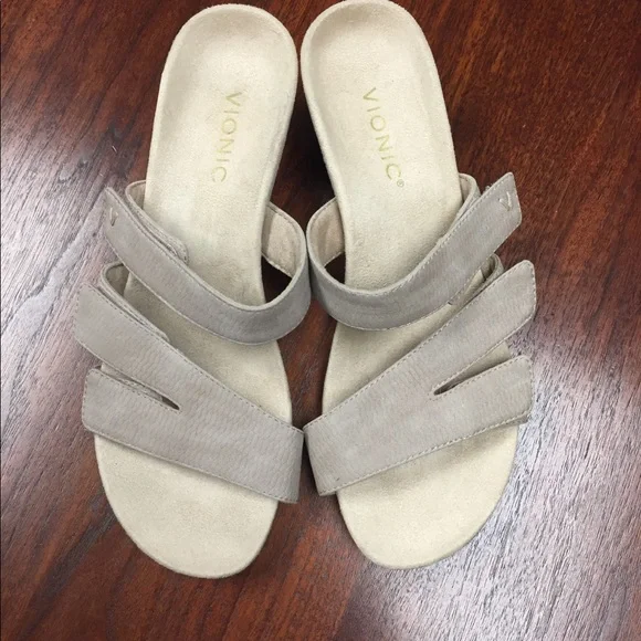 Vionic Tan/Cream W9 3 Adjustable Straps - Picture 3 of 9